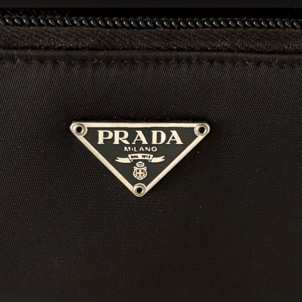 Prada logo plate Black Nylon zip around long Wallet  authentic like New - Picture 4 of 15